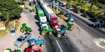 Transportistas y agricultores se reunirán con el gobierno federal; descartan bloqueos carreteros