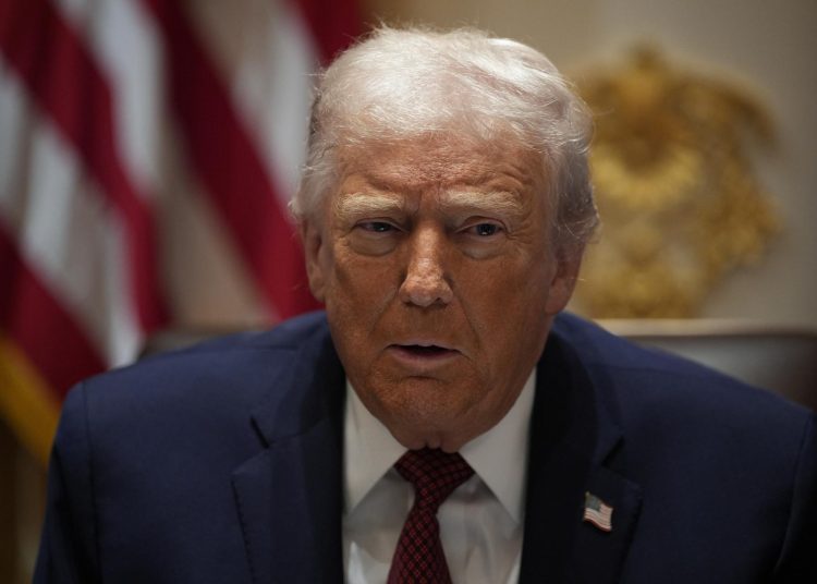 Donald Trump autoriza arancel del 5% a México por el adeudo de agua del Tratado de Aguas.. EFE/EPA/YURI GRIPAS / POOL