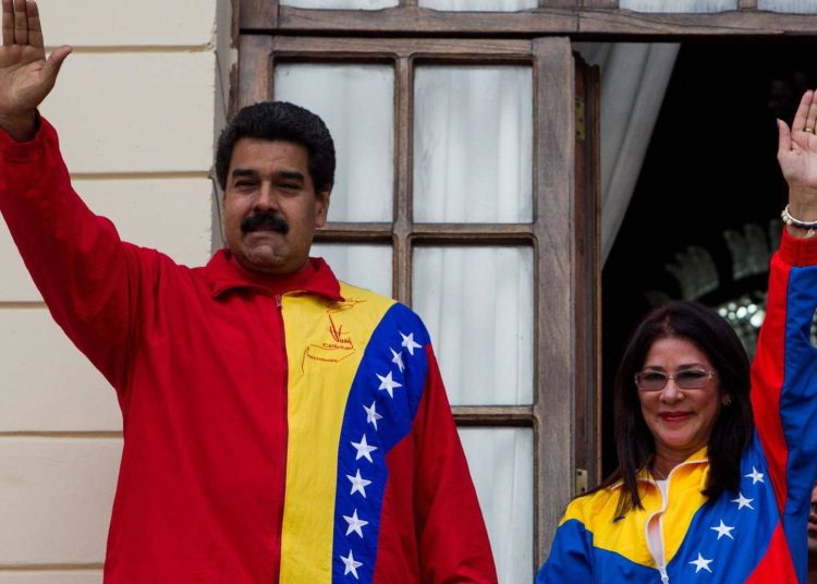 EE.UU. anuncia sanciones contra familiares y asociados del presidente venezolano Nicolás Maduro por narcocorrupción