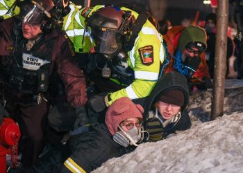 Tensión en Mineápolis: 16 arrestos tras operativos de inmigración de la era Trump.