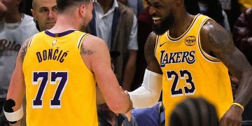 Luka Doncic y LeBron James fueron este martes piezas claves de los Lakers, con 30 puntos cada uno, en la victoria de Los Ángeles por 103-111