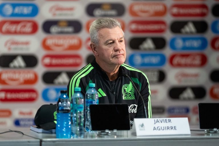 La Federación Mexicana de fútbol lanzó este miércoles un ultimátum a los primeros 12 jugadores convocados para la Copa Mundial, con la amenaza de bajarlos de la selección