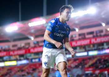 Los Rayados de Monterrey del entrenador español Domenec Torrent derrotaron este martes por 2-0 al Necaxa y sumaron su primera victoria