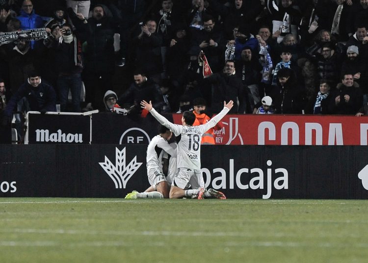 Los jugadores del Albacete celebran el segundo gol de su equipo durante el partido de octavos de final de la Copa del Rey