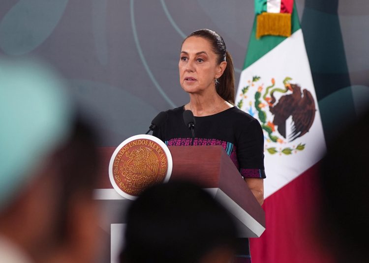 Sheinbaum busca mejor comunicación con Trump tras amenaza de ataques terrestres a cárteles | FOTO EFE