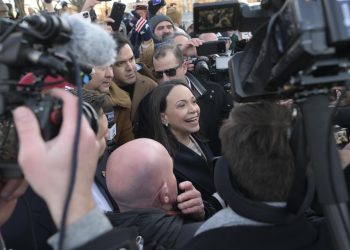 María Corina Machado ofrece su medalla del Premio Nobel de la Paz a Donald Trump