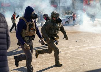 Minnesota moviliza a Guardia Nacional tras muerte de hombre a manos de un agente federal