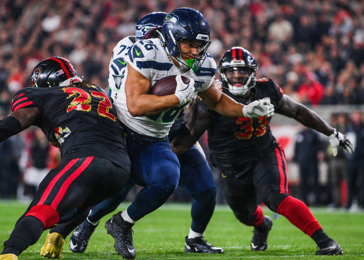 Los Seattle Seahawks se impusieron este sábado 3-13 a los San Francisco 49ers con lo que obtuvieron el título de la división Oeste y el primer luga