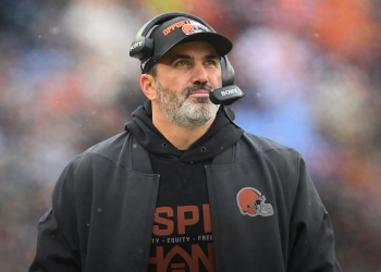 Los Cleveland Browns de la NFL anunciaron este lunes el despido del entrenador Kevin Stefansk