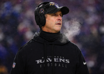Los Baltimore Ravens de la NFL anunciaron este martes que John Harbaugh, quien los llevó a ganar el Super Bowl XLVII, dejó de ser su entrenador en jefe