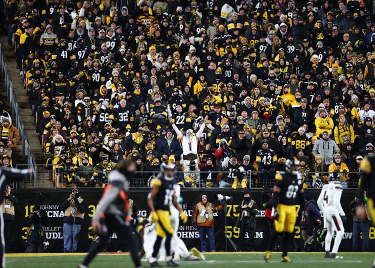 Los Houston Texans derrotaron este lunes por 6-30 a los Pittsburgh Steelers, del veterano Aaron Rodgers, para avanzar a la ronda divisional