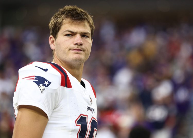 Drake Maye, joven mariscal de campo de los New England Patriots, confió este viernes en que tiene el temple para emular victorias