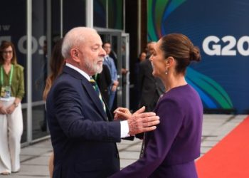 Sheinbaum y Lula acuerdan cooperar por la paz en Venezuela 