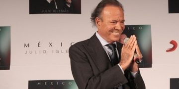 Denunciantes de Julio Iglesias declararán ante Fiscalía y confían en que cesen los abusos