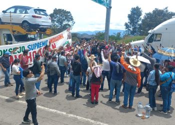 Consejo Indígena de Michoacán bloquea seis carreteras