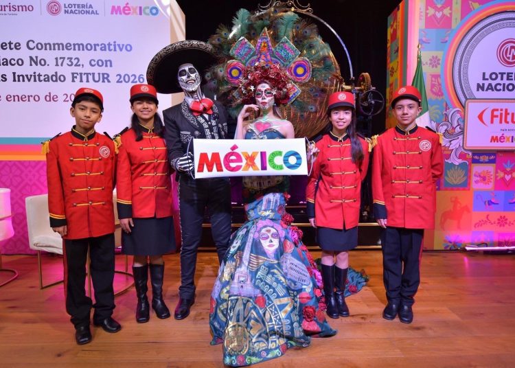 Lotería Nacional y Sectur develan el billete conmemorativo de la participación de México en FITUR España