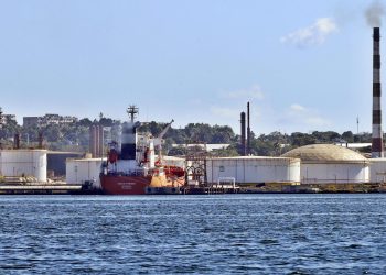 La "instrucción" de Donald Trump: El motivo detrás del corte de petróleo mexicano a la isla.