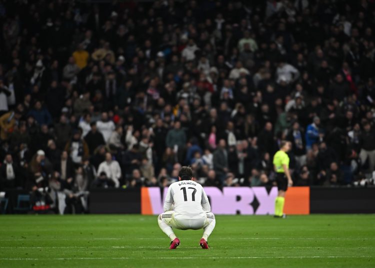 El defensa del Real Madrid Raúl Asencio, durante el partido de LaLiga EA Sports disputado contra el Levante UD