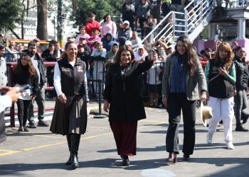 Clara Brugada anuncia apoyos a locatarios del Mercado de Sonora