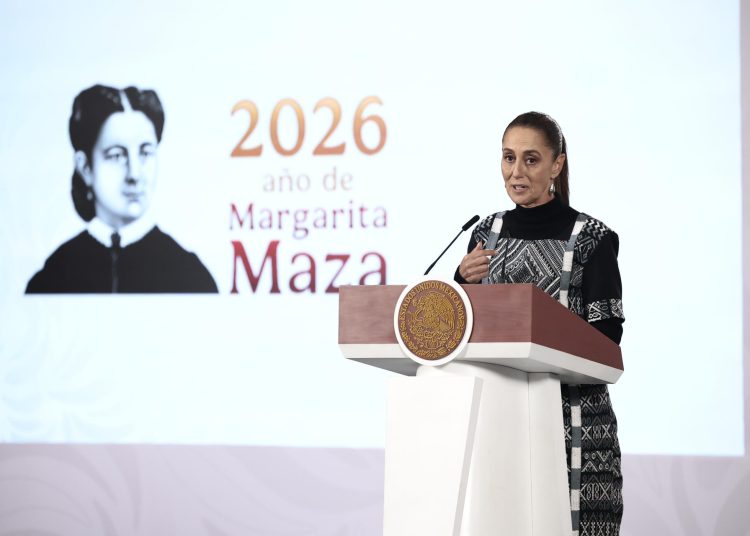 Presidenta Claudia Sheinbaum en conferencia de prensa hablando sobre soberanía energética y ley de salarios