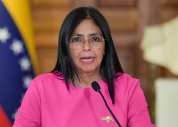 Delcy Rodríguez denuncia que se desconoce el paradero de Nicolás Maduro tras ataque de EE.UU.