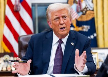 Trump bromea con ponerle su nombre al Golfo de México