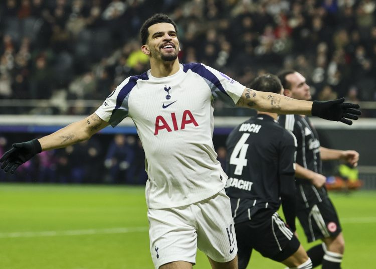 El Tottenham derrotó este miércoles a domicilio al Eintracht de Fráncfort por 0-2, en un partido en el que fue superior, y aseguró de manera