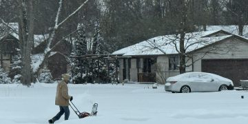 Calles cubiertas de nieve y hielo en Estados Unidos durante la tormenta de enero 202