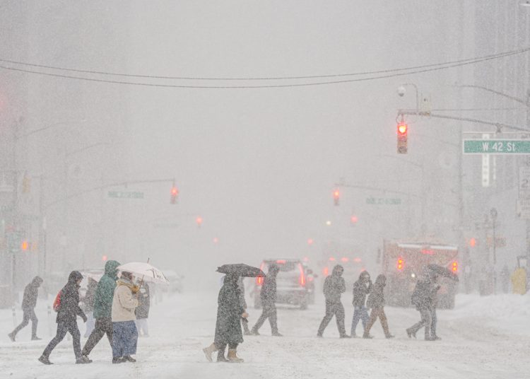 La tormenta invernal ha dejado a cientos de miles de usuarios sin suministro eléctrico en el este de Estados Unidos