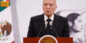 Gertz Manero, ratificado en comisiones para Reino Unido sin oposición