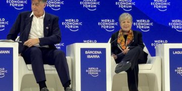 Debemos avanzar más rápidamente en la transición energética y la economía circular: Alicia Bárcena
