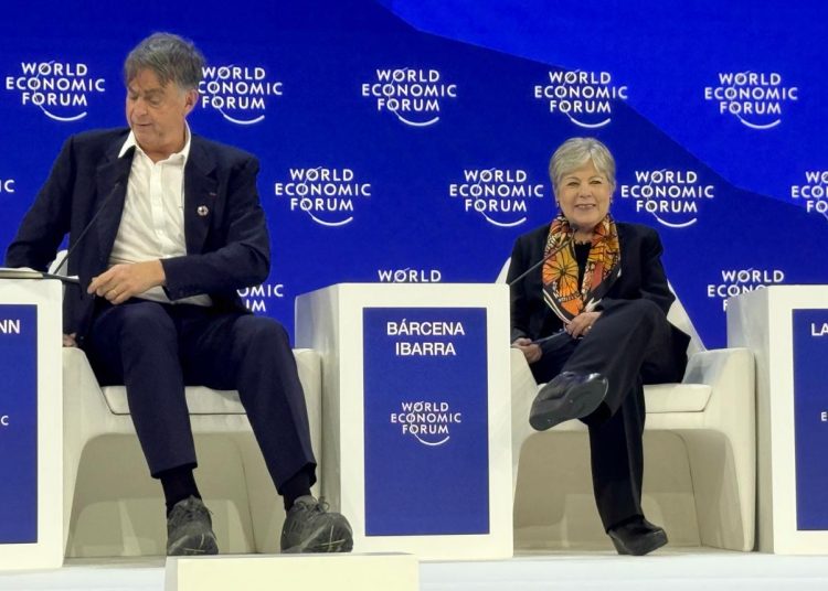 Debemos avanzar más rápidamente en la transición energética y la economía circular: Alicia Bárcena