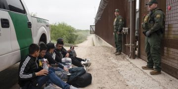 “En EU hay una ruptura del orden jurídico con relación a los migrantes”: Tonatiuh Guillén, ex comisionado del INM