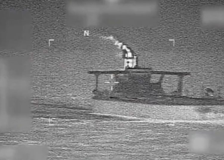La Guardia Costera de EE.UU. interceptó el petrolero sancionado que operaba en el Caribe. EFE/ @Southcom