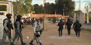 Elementos de seguridad resguardan zona de ataque armado en Salamanca, Guanajuato