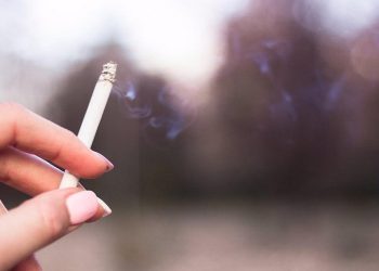 Médicos especialistas del INSP presentan la Encuesta Nacional de Consumo de Tabaco 2025 en conferencia