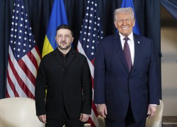 Donald Trump y Volodímir Zelenski reunidos en el Foro Económico Mundial de Davos discutiendo la paz en Ucrania