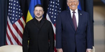 Donald Trump y Volodímir Zelenski reunidos en el Foro Económico Mundial de Davos discutiendo la paz en Ucrania