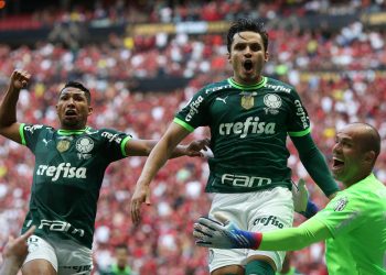 Veiga, con un pie en Coapa