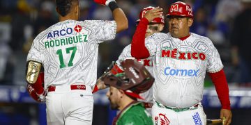 Los Charros de Jalisco, vencieron este miércoles 4-2 a los Tomateros de Culiacán y aseguraron su lugar en la semifinal de la Serie del Caribe