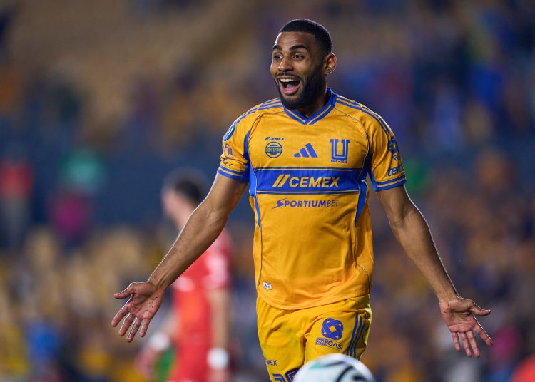 El uruguayo Rodrigo Aguirre convirtió hoy dos goles para liderar el ataque del Tigres UANL que goleó este por 4-1 al Forge FC canadiense