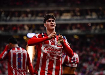 Las Chivas de Guadalajara del entrenador argentino Gabriel Milito vencieron este sábado por 1-0 al América en el Clásico Nacional