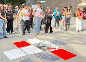 Trabajadores de la Cineteca Nacional durante manifestación interna por derechos laborales