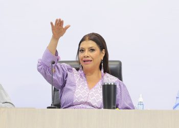 "Si tienen pruebas, adelante": Clara Brugada responde a Julio Scherer por señalamientos en su libro