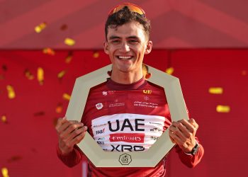 El mexicano Isaac del Toro (UAE) se impuso este domingo en el Tour de los Emiratos Árabes Unidos, que finalizó en Abu Dhabi.