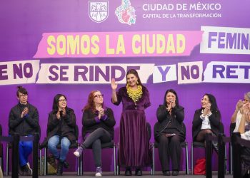 Ni flores ni felicitaciones: así arrancó Clara Brugada la campaña del 8 de marzo