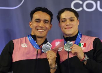 Osmar Olvera y Juan Celaya se colgaron la medalla de plata en la Copa del Mundo de Clavados 2026, dentro de la prueba de trampolín 3 metros sincronizados