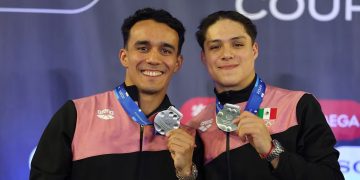 Osmar Olvera y Juan Celaya se colgaron la medalla de plata en la Copa del Mundo de Clavados 2026, dentro de la prueba de trampolín 3 metros sincronizados