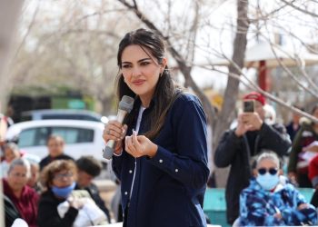 "No se porque me enjaretan, yo me peino en casa y si me peino se enamoran, dicen": Andrea Chávez