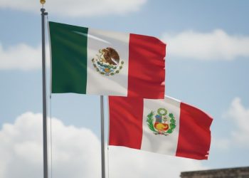 Perú expresa su "malestar" a México por mensajes en redes de ex primera ministra asilada